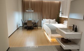 Zhongxian Manchester City Smart Hotel