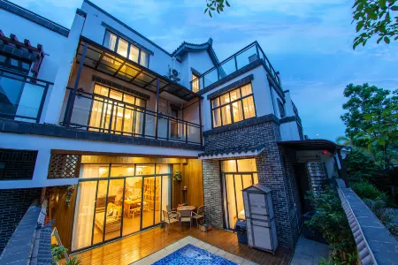 Yueao Hot Spring Resort Villa (Aoyuan Yingde Chocolate Kingdom Store)