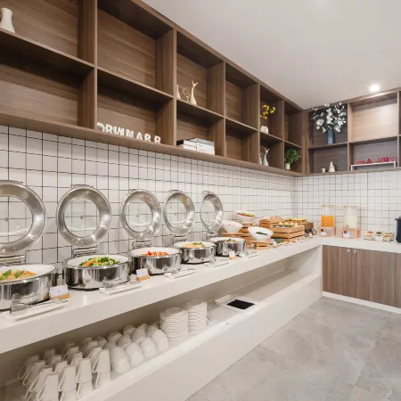 Borrman Hotel (Maoming Dianbai)