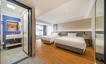 7 Days Premium Hotel