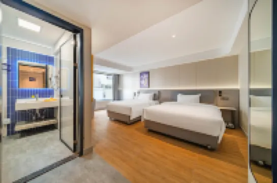 โรงแรม7 เดย์ส พรีเมียม