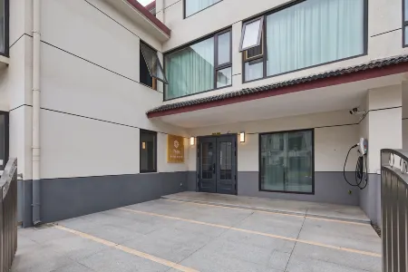 Floral Hotel· Shanghai Longda Oil Car Rural Hotel Отели рядом с достопримечательностью «Donglin Temple»