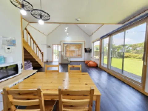 Sleeping Bike Các khách sạn gần Jeju Museum of War History & Peace