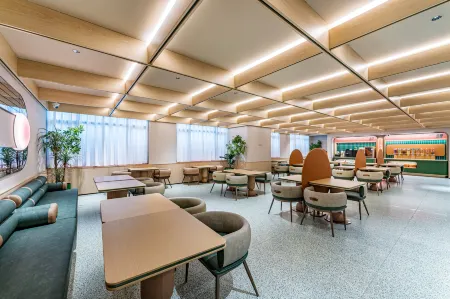 Orange Hotel (Qingyuan Yingde Branch)