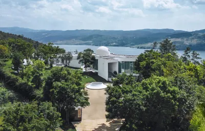 May Mansion Hotels near Yincui Canyon