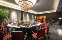 Snowy & Sunny Resort