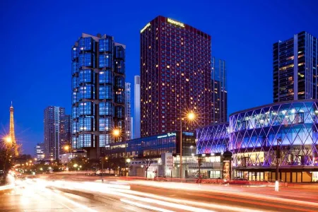 Novotel Paris Centre Tour Eiffel Отели рядом с достопримечательностью «Эйфелева башня»