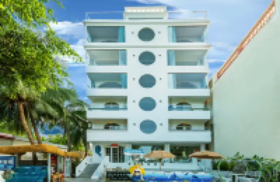 West Island Story Inn Hotel dekat West Island