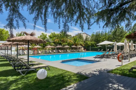 Barceló Cáceres V Centenario Отели в г. Касерес