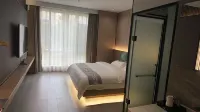 Southern Dynasty Hot Spring Hotel (Mile Lake Spring Ecological Park Honghe Water Town Branch)