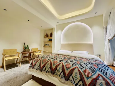 Mountain Pool and Cloud Realm Homestay Hotel โรงแรมใกล้เขาซีซาน