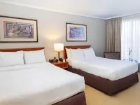 Le Méridien Santiago サンタ・ルシアの丘周辺のホテル