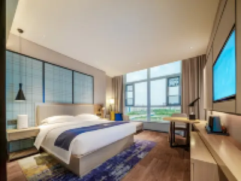 Echarmホテル(黄石大冶高速鉄道駅外灘首府) 大冶のホテル