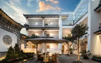 Dali Blue Mountain Hotel (Dali Ancient City South Gate)
