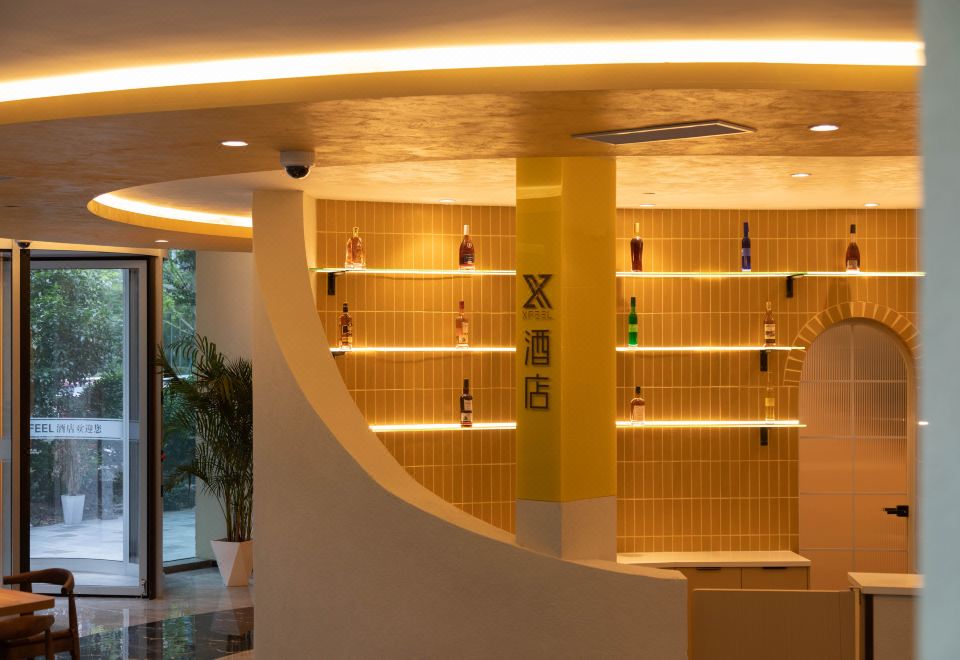 1. 엑스필 호텔..