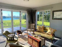 Calm Swan Villa Hotels in Clarkville