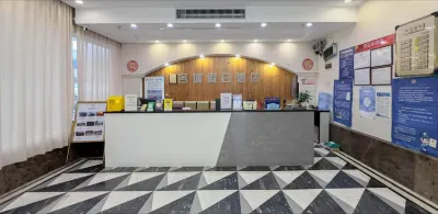 Mingcheng Holiday Hotel Hôtels à proximité de : Zhaoqing Chengdong Yueyun Station