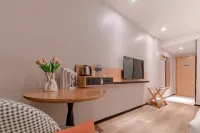 ccinn Hotel (Liuzhou High-Speed Railway Station East Square) - Airport Shuttle