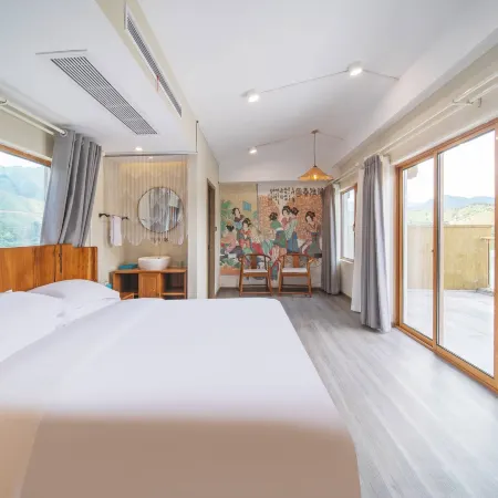 Kaihua Jinxi Spring Hotel