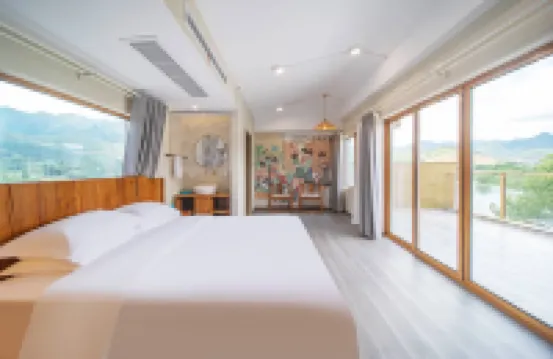 Kaihua Jinxi Spring Hotel