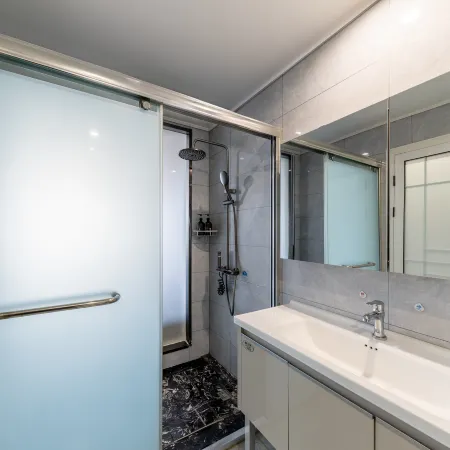 Dangtu HOMEFUNPARK • SOULMATE Lakeside Balcony Media Hotel (High-speed Rail East Station Branch) Hotels in Dangtu