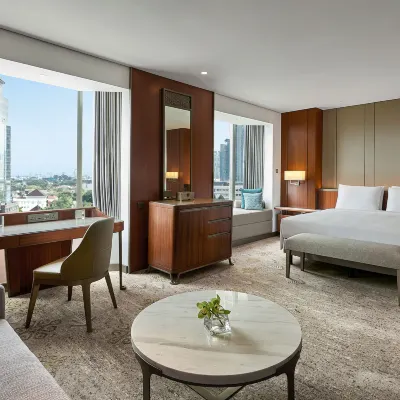 Grand Hyatt Jakarta Các khách sạn gần Bến xe Grogol