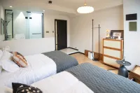 Jiujian Yixiu · Mid-Century Style Designer Boutique Stay (Linhai Yintaicheng) - 2-Star