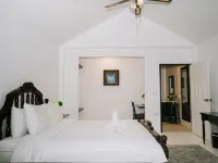 The Courtyard Chiangrai Hotels near At Waterside