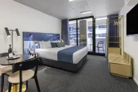 Oaks Melbourne St Kilda Road Hotel Hotels near Rees Street Reserve