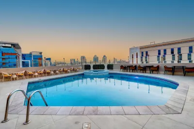 Howard Johnson Plaza by Wyndham Dubai Deira Hôtels à : 