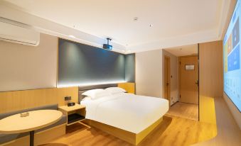 Cloud Hotel(Emerald Plaza Xingguo StationBranch)