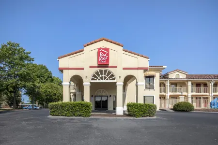 Red Roof Inn Franklin, TN  Отели рядом с достопримечательностью «Franklin on Foot»