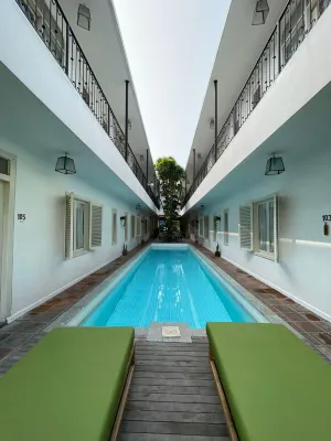 Brown Feather Hotel Hotel in zona Batu Belig Beach