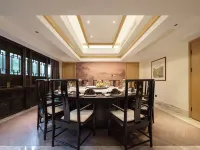 CLOUDS MOUNTAIN VILLA Hotels near Qinghe Square