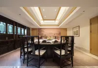 CLOUDS   MOUNTAIN  VILLA