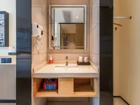 City Comfort Inn Hotel (Wuhan Caidian Xinmiao Village Subway Station) Отели рядом с достопримечательностью «Центральная площадь Синьфуэ»