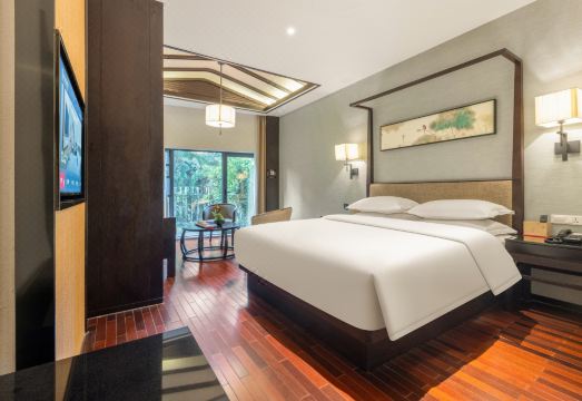 5. 이청 호텔 (류..