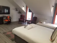 Mayfield Suites