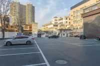 方雅國際飯店（南召縣政府店） - 停車場