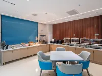 藝龍海雅飯店（西京醫院通化門地鐵站店） 长乐公园附近的飯店
