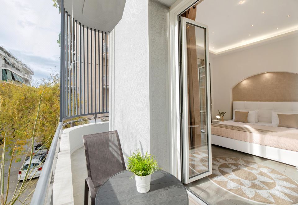 4. 알레코스 아파트..