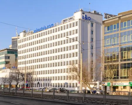 a&o Warszawa Wola ワルシャワのホテル