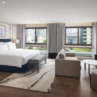 Radisson Hotel Chateau de Bangkok Отели рядом с достопримечательностью «Патумван»