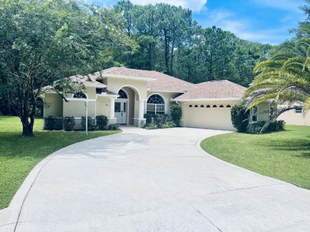 Cozy, Private Home Close to the I95 Exit 284
