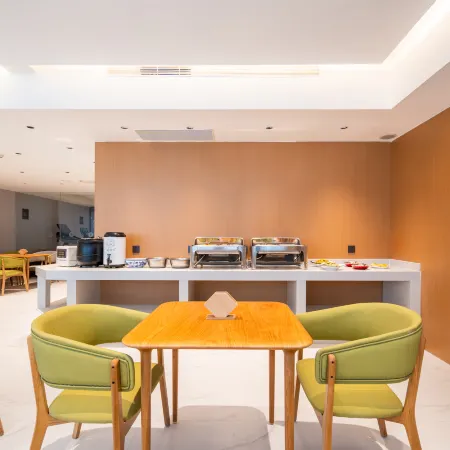 Elong R.YUN Hotel (Jining Liangshan Longcheng Plaza)