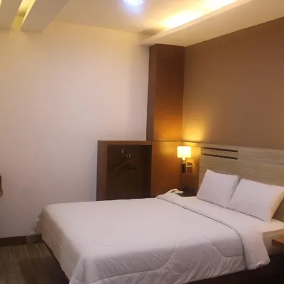 Hotel Salvator Palembang パサール・チンデ周辺のホテル