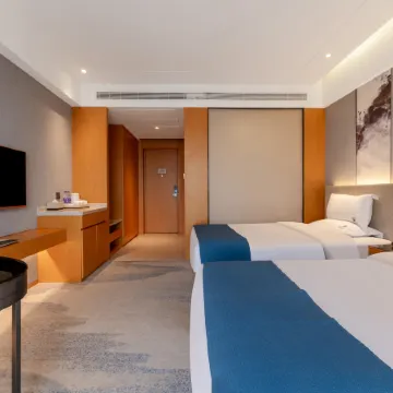 Puyang Fuli Hotel (Wanjia 360 Plaza Branch, Changqing Middle Road)