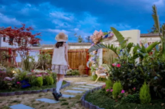 Mountain and Sea Pavilion•Yu Meng 360° Cang'er Moon Sea View Resort Private Villa under the clouds Deshengmen周辺のホテル