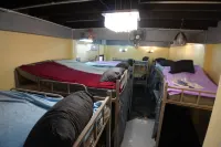 Island hopperz Hostel Hotel dekat Nathon Town