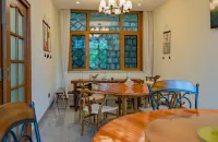 Shi Guang  Villa